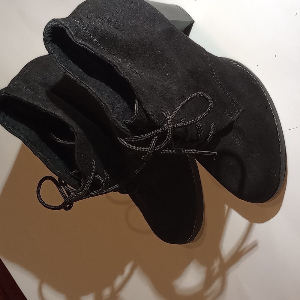 Old Navy black lace up heel booties, size 7